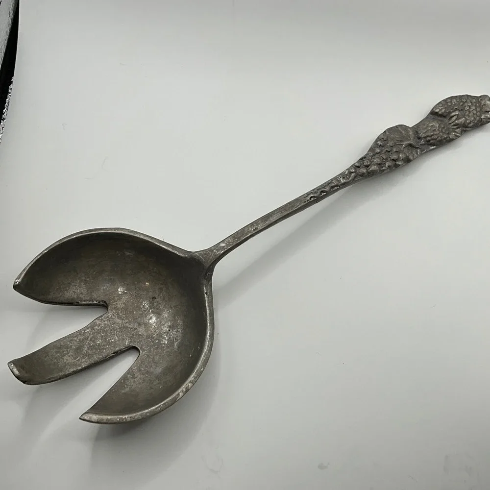 Vintage Metal Salad Server Sculpted Handle Animal‎ Grapes Mexican Crafted